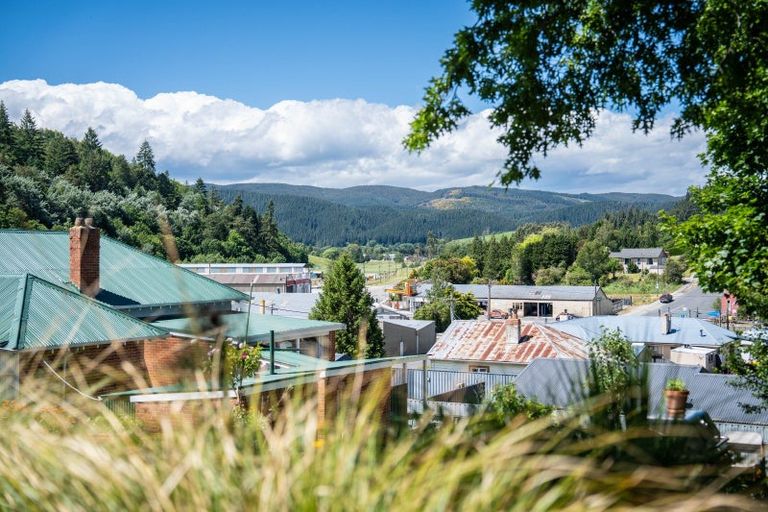 Photo of property in 12 Colonsay Street, Lawrence, 9532