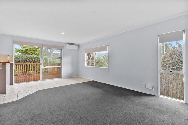 Photo of property in 2/10 Rambler Crescent, Beach Haven, Auckland, 0626