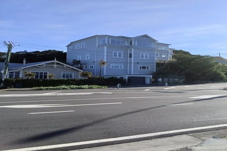Photo of property in 1 Milne Terrace, Island Bay, Wellington, 6023