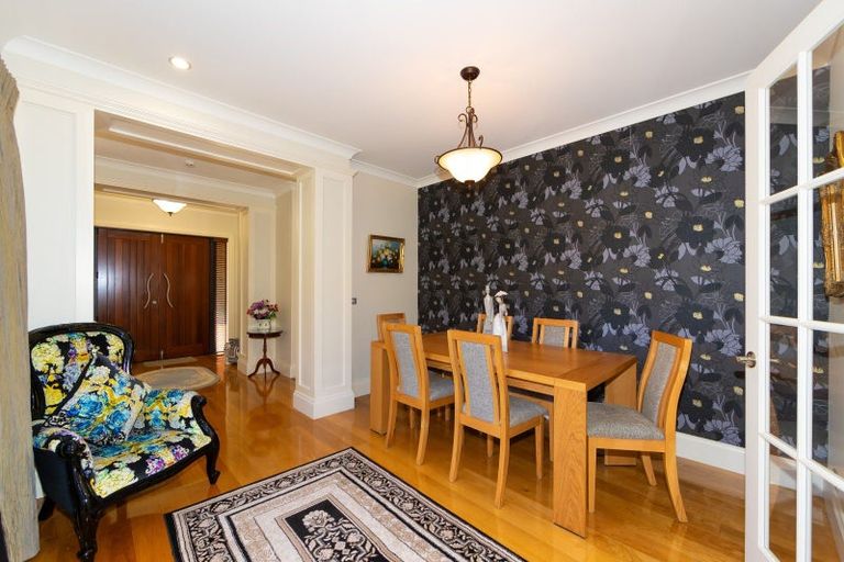 Photo of property in 12 Oak Place, Poraiti, Napier, 4112