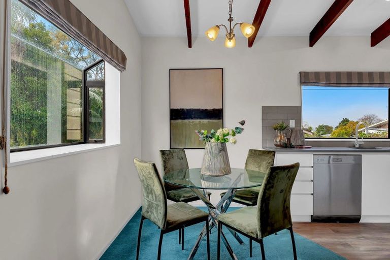 Photo of property in 38 Eyre Street, Henderson, Auckland, 0612