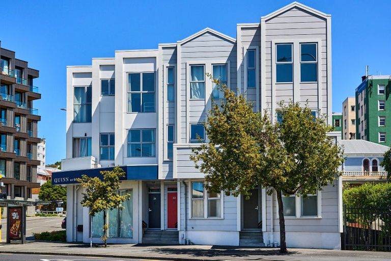 Photo of property in 35 Karo Drive, Te Aro, Wellington, 6011