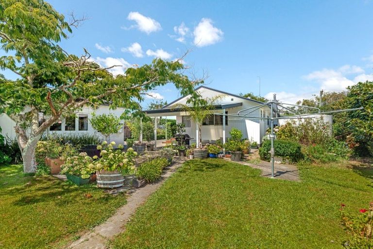 Photo of property in 4 Atkins Street, Patutahi, Gisborne, 4072