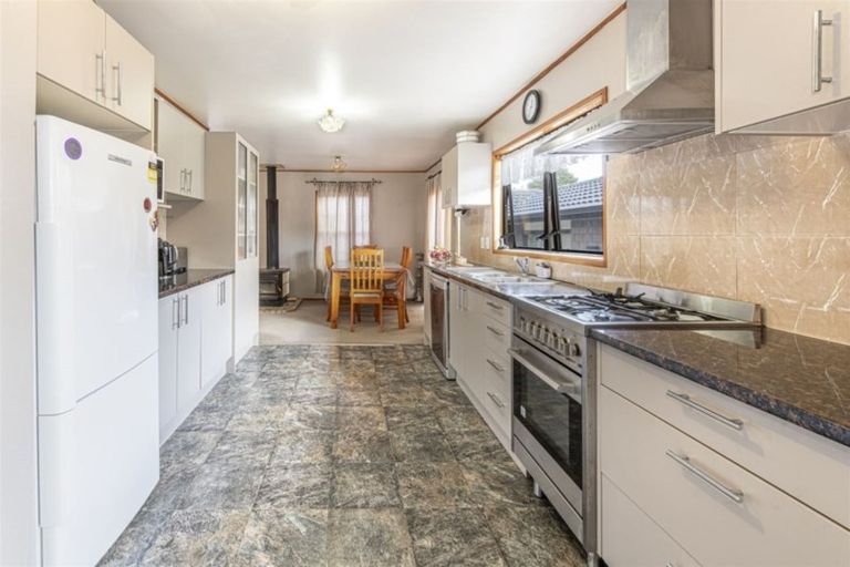 Photo of property in 33 Everglade Drive, Goodwood Heights, Auckland, 2105