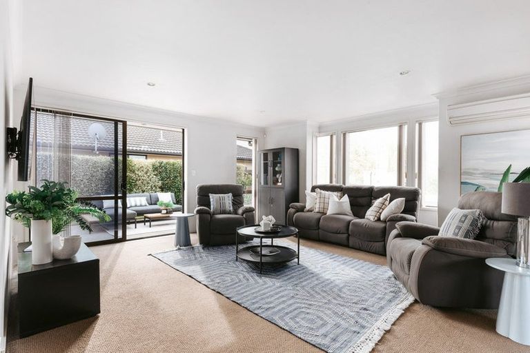 Photo of property in 8 Seabreeze Place, Papamoa Beach, Papamoa, 3118