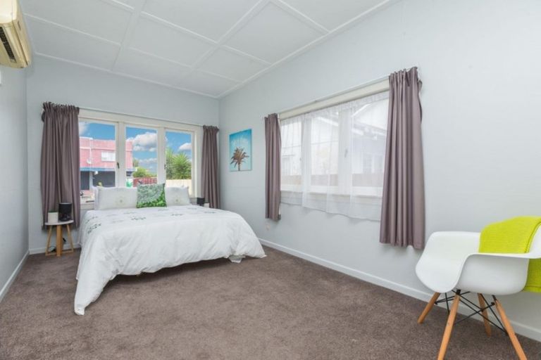 Photo of property in 18 Beihlers Road, Weymouth, Auckland, 2103