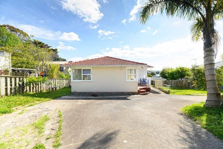 Photo of property in 30 Seon Place, Birkdale, Auckland, 0626