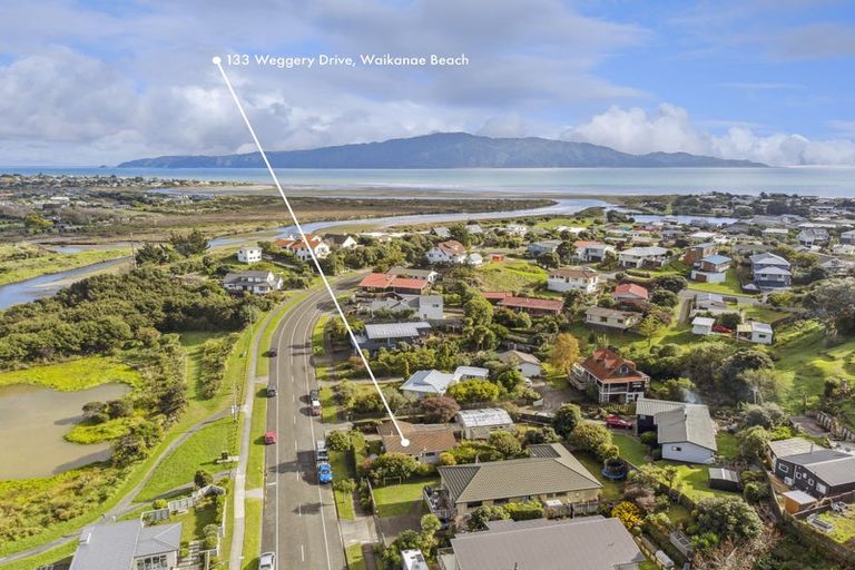 Photo of property in 133 Weggery Drive, Waikanae Beach, Waikanae, 5036