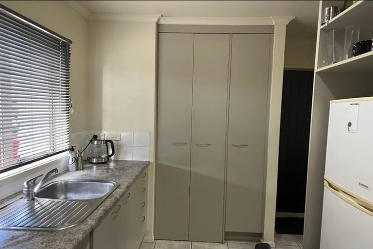 Photo of property in 7/4 Keeling Road, Henderson, Auckland, 0612