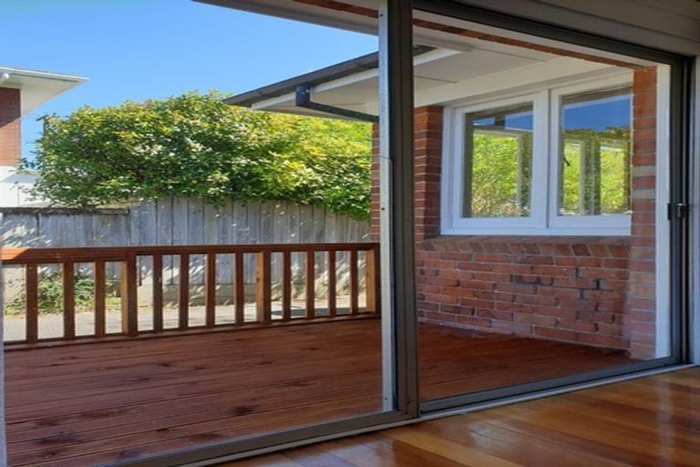 Photo of property in 1/16 Taharoto Road, Takapuna, Auckland, 0622