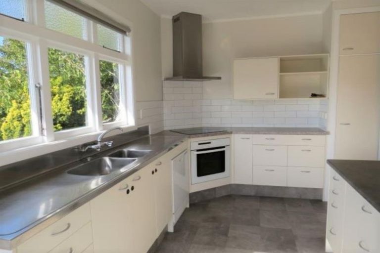 Photo of property in 79 Carrington Street, Lower Vogeltown, New Plymouth, 4310