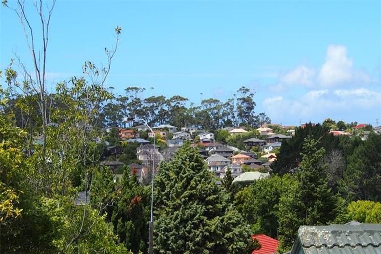 Photo of property in 3 Lavery Place, Sunnynook, Auckland, 0632