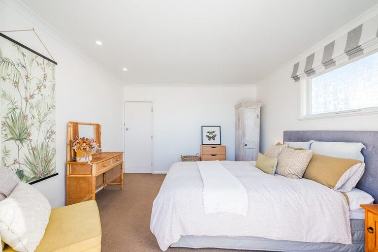 Photo of property in 118 Seaview Road, Paraparaumu Beach, Paraparaumu, 5032