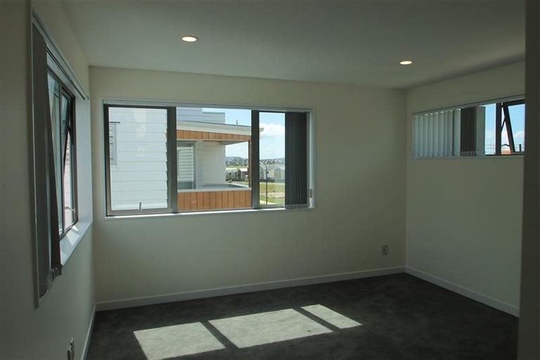 Photo of property in 20 Lockheed Street, Hobsonville, Auckland, 0618