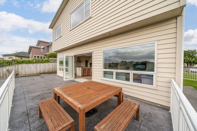 Photo of property in 18 Milford Street, Aotea, Porirua, 5024