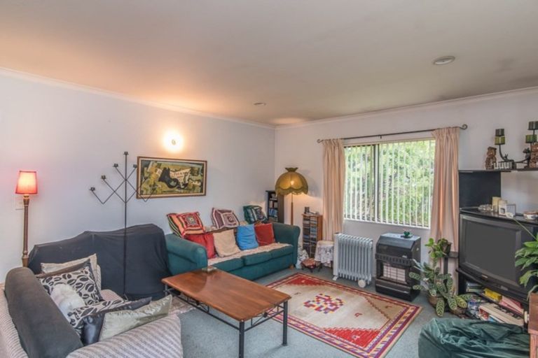 Photo of property in 140 Arawhata Road, Paraparaumu, 5032