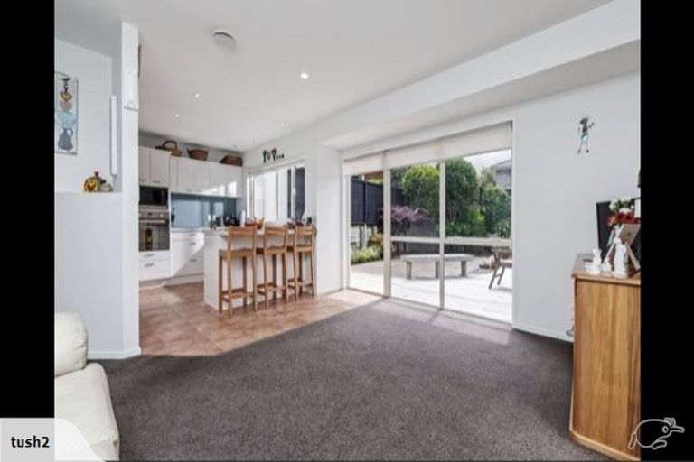 Photo of property in 10 Crestview Place, Browns Bay, Auckland, 0630