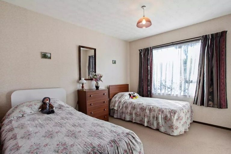 Photo of property in 25 Wyatt Place, Russley, Christchurch, 8042