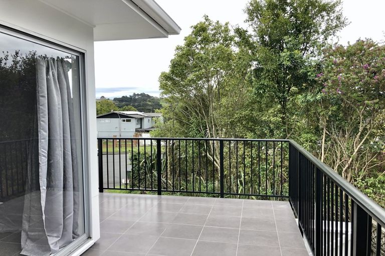 Photo of property in 1/7 Classic Grove, Bayview, Auckland, 0629