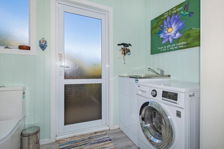 Photo of property in 633 Ormiston Road, Waipu, 0582