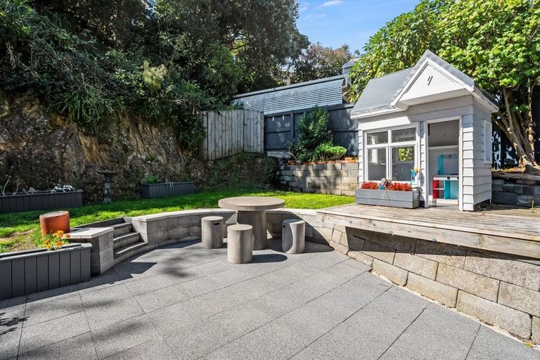 Photo of property in 102 Paremata Road, Paremata, Porirua, 5024