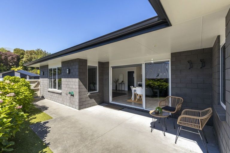 Photo of property in 7 Frederick Place, Whalers Gate, New Plymouth, 4310