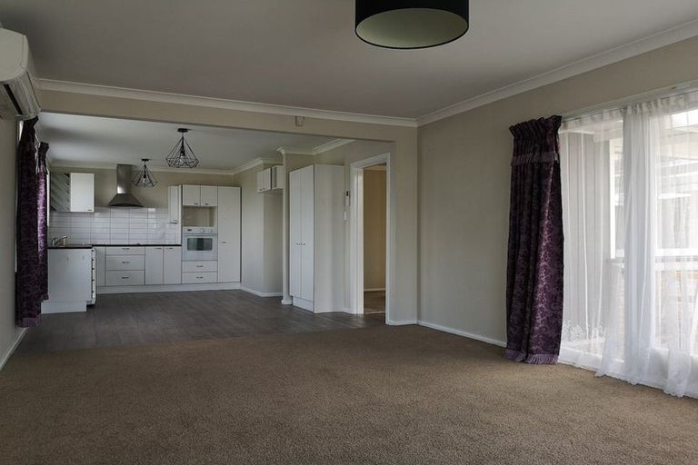 Photo of property in 6 Norrie Street, Redwood, Christchurch, 8051