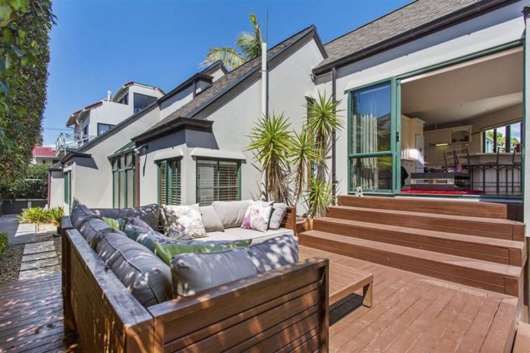 Photo of property in 45b Takutai Avenue, Half Moon Bay, Auckland, 2012