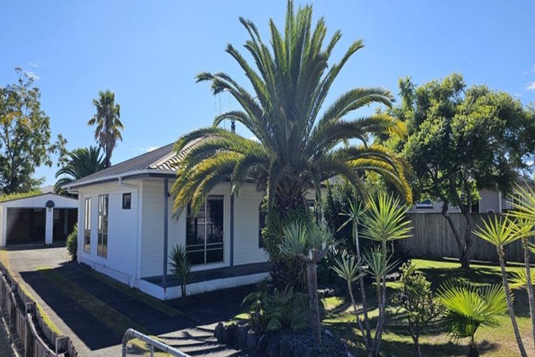Photo of property in 43 Ngatai Road, Otumoetai, Tauranga, 3110