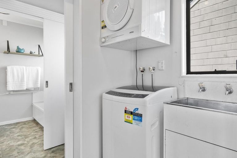 Photo of property in 2/1159 High Street, Taita, Lower Hutt, 5011