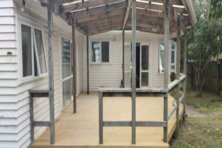 Photo of property in 3 Hurley Place, Kelston, Auckland, 0602