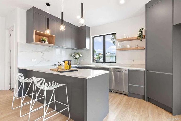 Photo of property in 17a Stanniland Street, Sunnyhills, Auckland, 2010