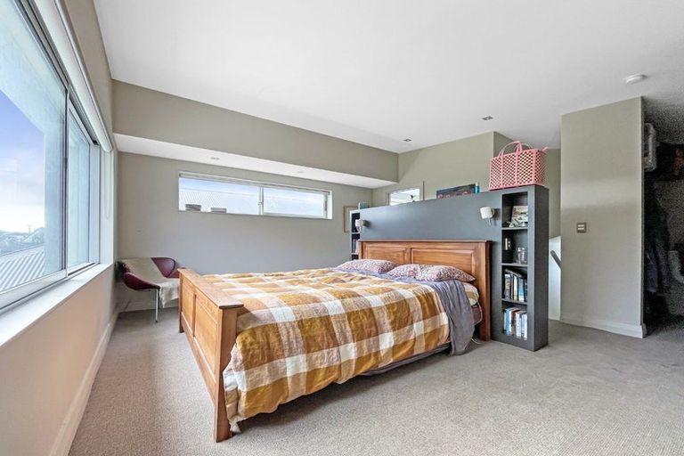 Photo of property in 26 Mantell Street, Seatoun, Wellington, 6022