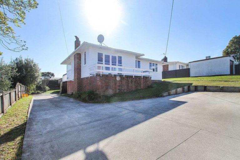 Photo of property in 29 Sylvan Crescent, Te Atatu South, Auckland, 0610