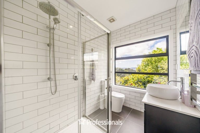 Photo of property in 24 Miromiro Road, Normandale, Lower Hutt, 5010
