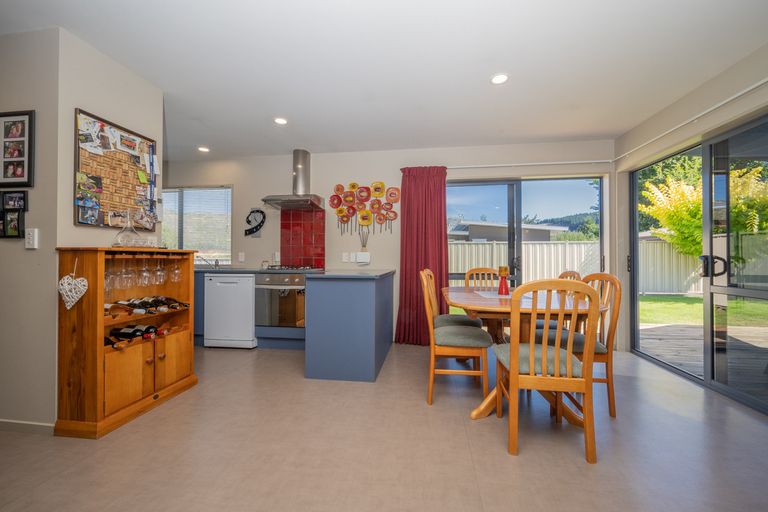 Photo of property in 60 Newcastle Street, Clyde, 9330