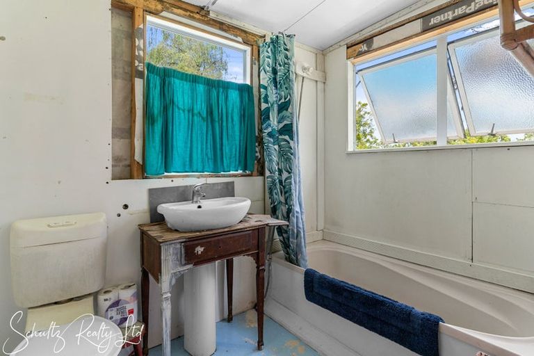 Photo of property in 249 Mountain Road, Maungaturoto, 0587