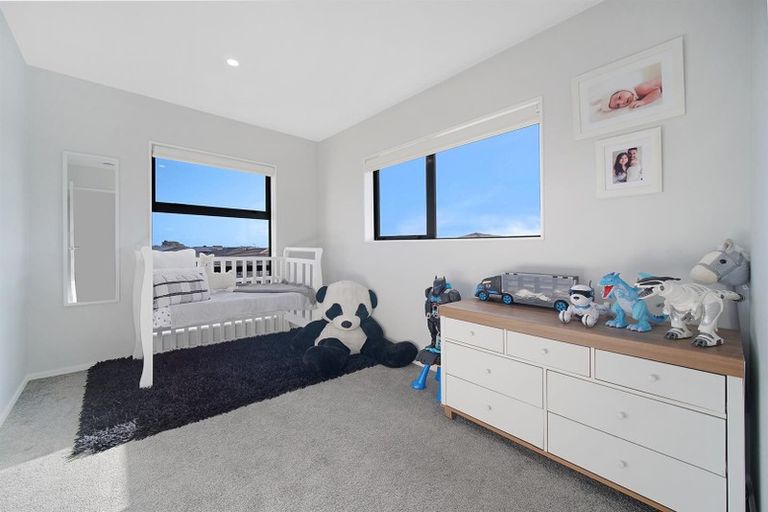 Photo of property in 20 Survila Street, Takanini, 2110