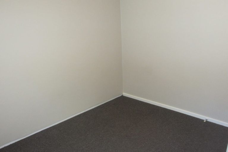 Photo of property in 2/23 Collins Avenue, Tawa, Wellington, 5028