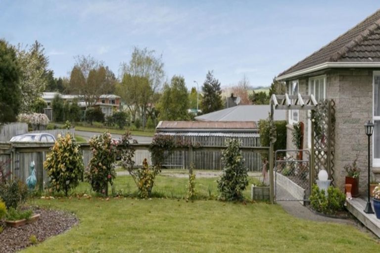 Photo of property in 1 Rangiora Crescent, Wairakei, Taupo, 3332