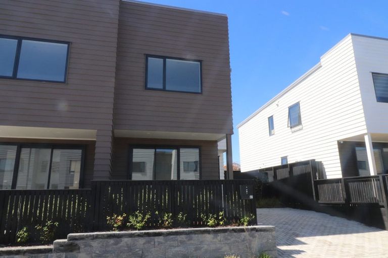 Photo of property in 42 Gecko Road, Hobsonville, Auckland, 0616