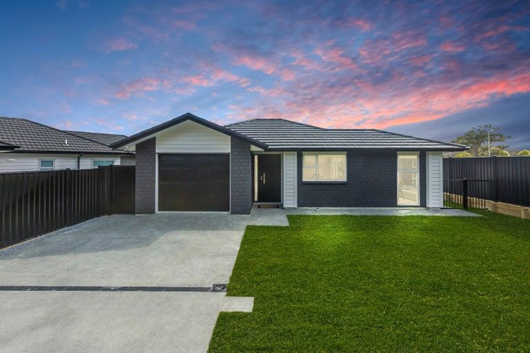 Photo of property in 22 Fenwick Crescent, Wallaceville, Upper Hutt, 5018