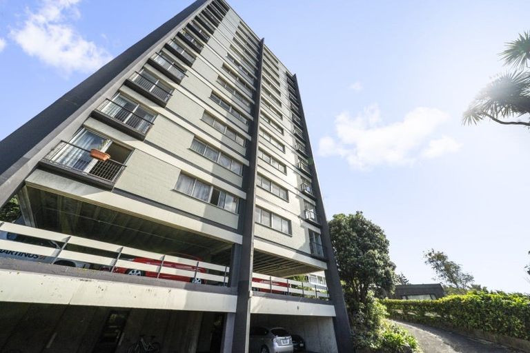 Photo of property in Mansfield Towers, 1 Grant Road, Thorndon, Wellington, 6011