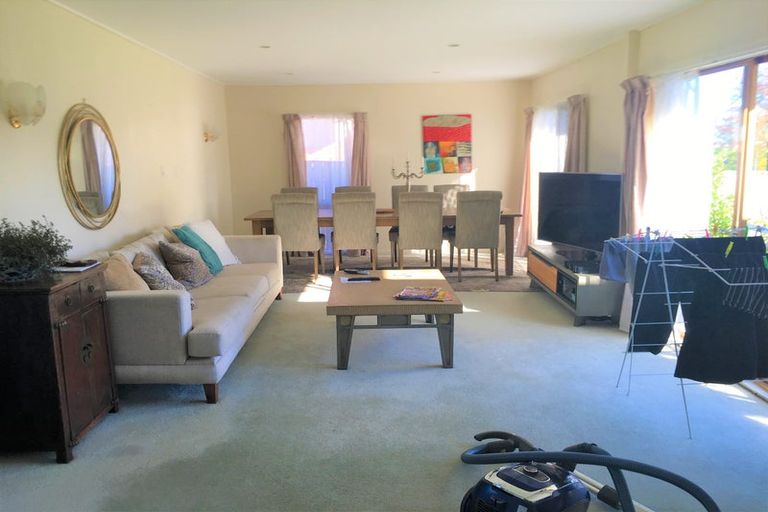 Photo of property in 16 Oliver Twist Avenue, Mellons Bay, Auckland, 2014