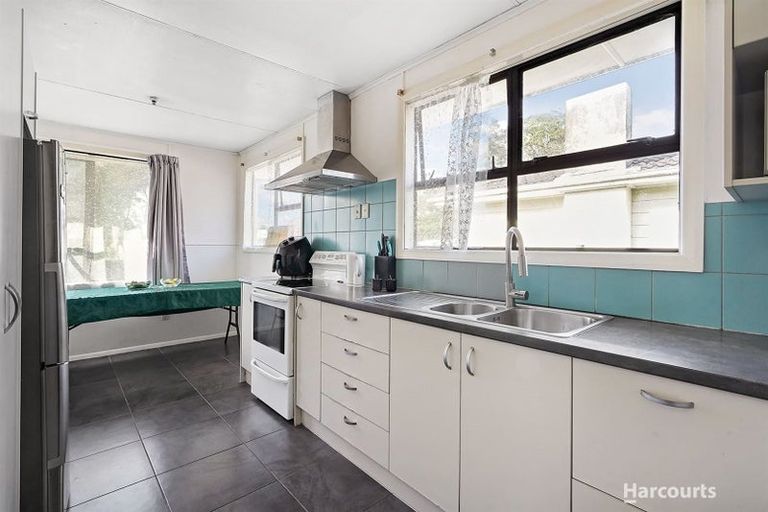 Photo of property in 42 Lavinia Crescent, Mangere East, Auckland, 2024