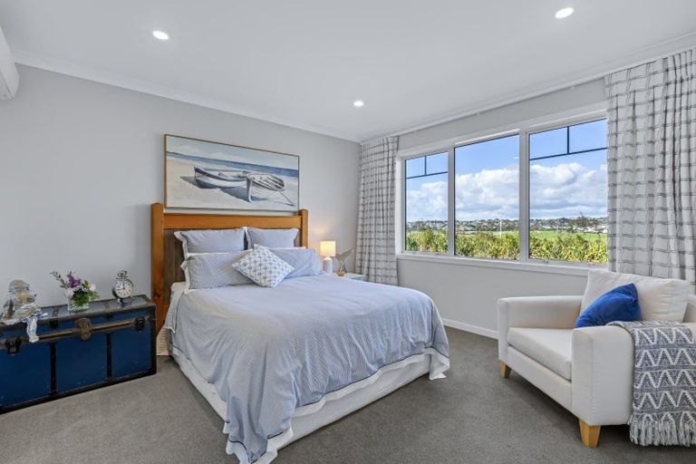 Photo of property in 134 Arran Point Parade, Orewa, 0931