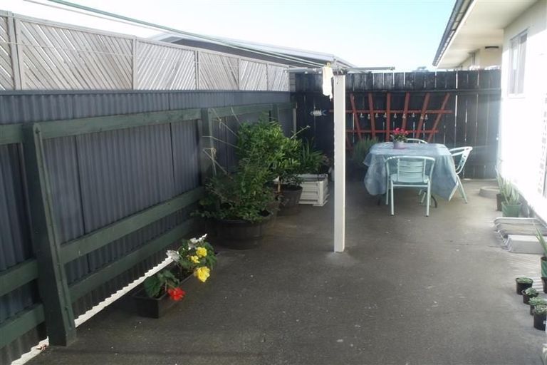 Photo of property in 2/24 Coventry Avenue, Tamatea, Napier, 4112