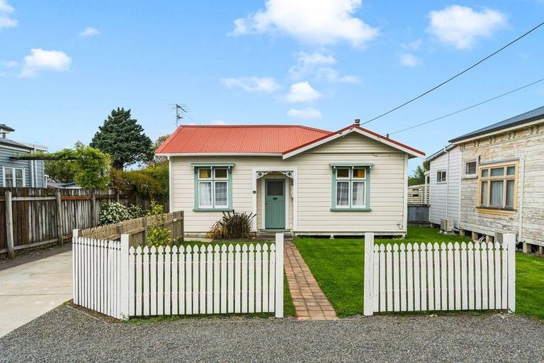 Photo of property in 118 Lincoln Road, Masterton, 5810