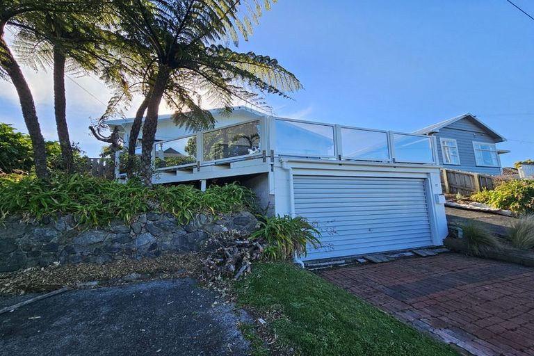 Photo of property in 17 Haunui Road, Pukerua Bay, 5026