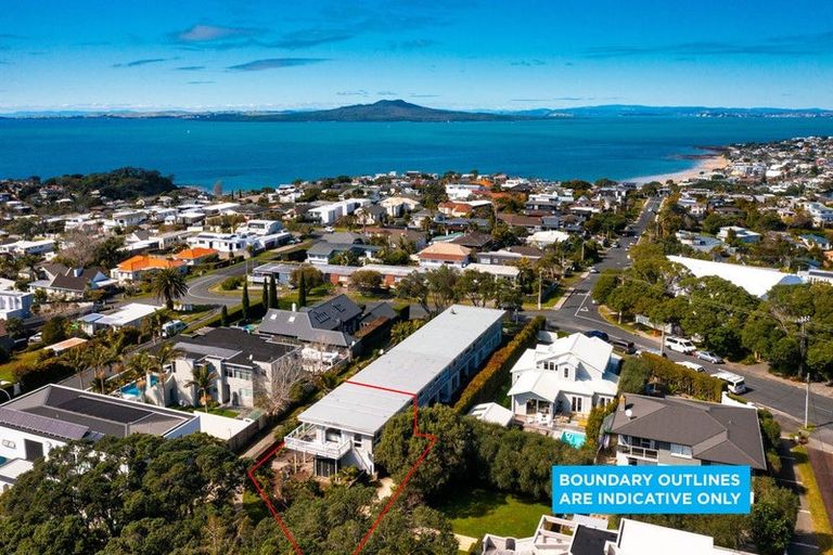 Photo of property in 4/30 Castor Bay Road, Castor Bay, Auckland, 0620